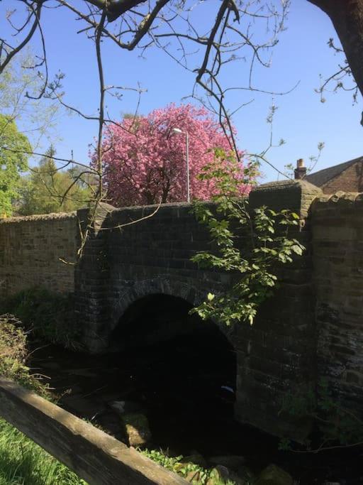 1800 Period Grade 2 Listed Cottage Addingham Buitenkant foto