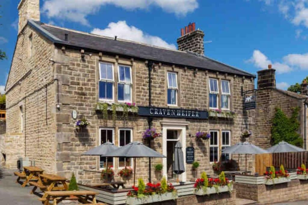 1800 Period Grade 2 Listed Cottage Addingham Buitenkant foto