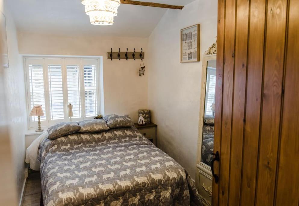 1800 Period Grade 2 Listed Cottage Addingham Buitenkant foto